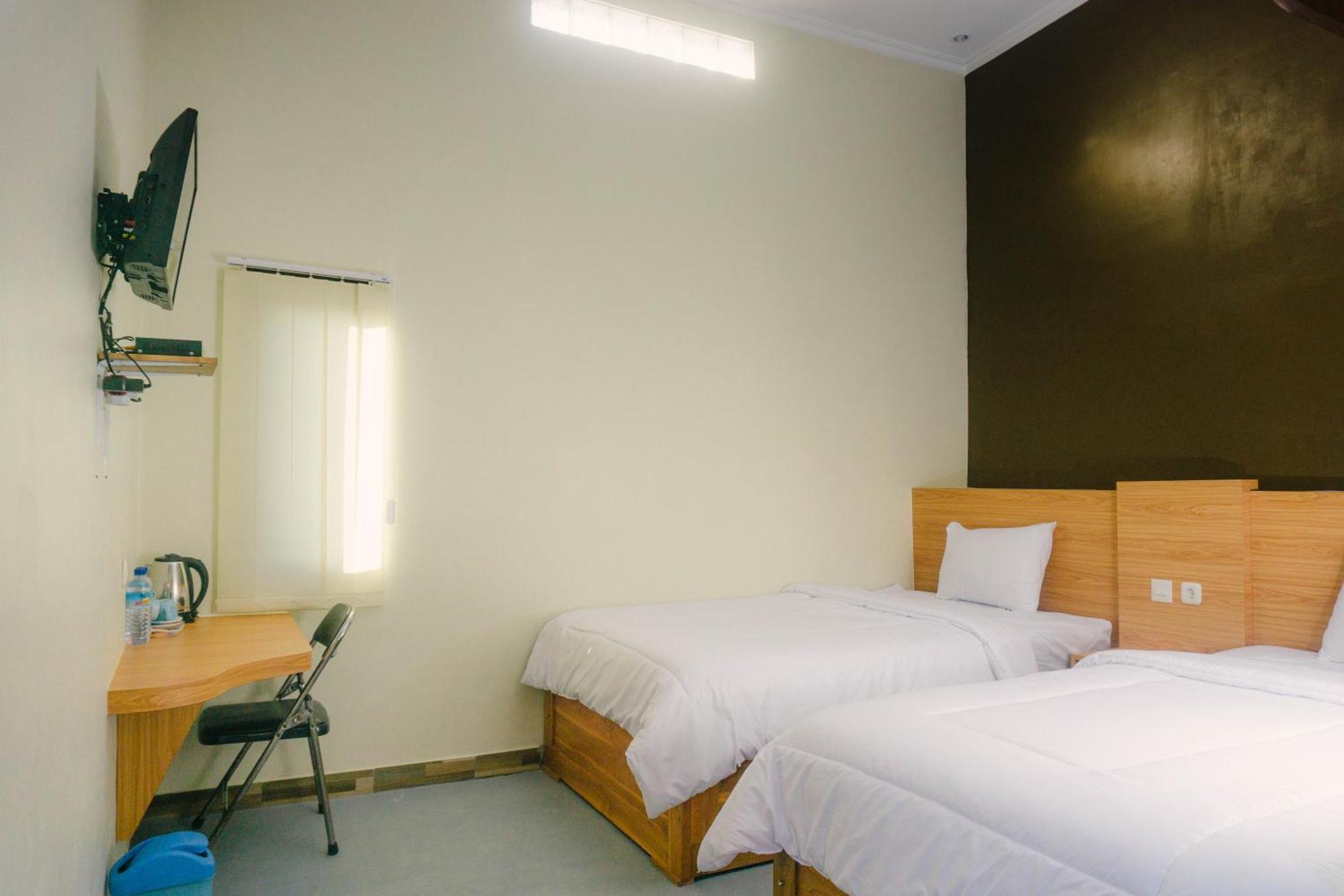 Grand Khalifah Guesthouse Sumbawa Kültér fotó