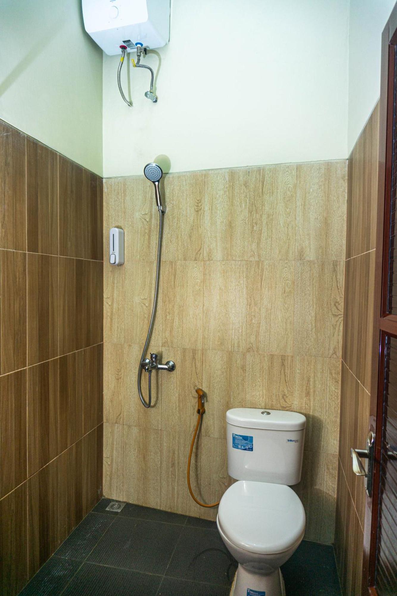 Grand Khalifah Guesthouse Sumbawa Kültér fotó